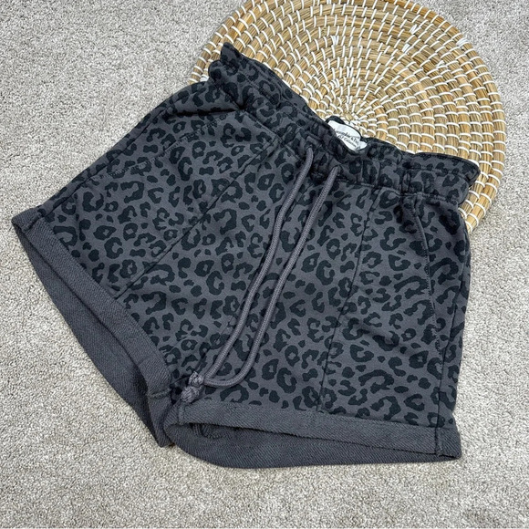 Abercrombie & Fitch Cheetah Animal Print Paperbag Cloud Sweat Shorts Size XS - Picture 3 of 11